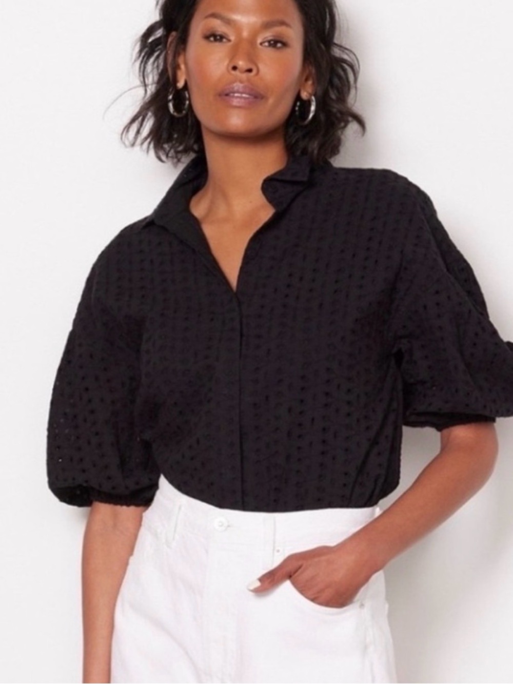 Evereve Emery Eyelet Button Front Blouse Puff Sleeves Boxy Black size medium M